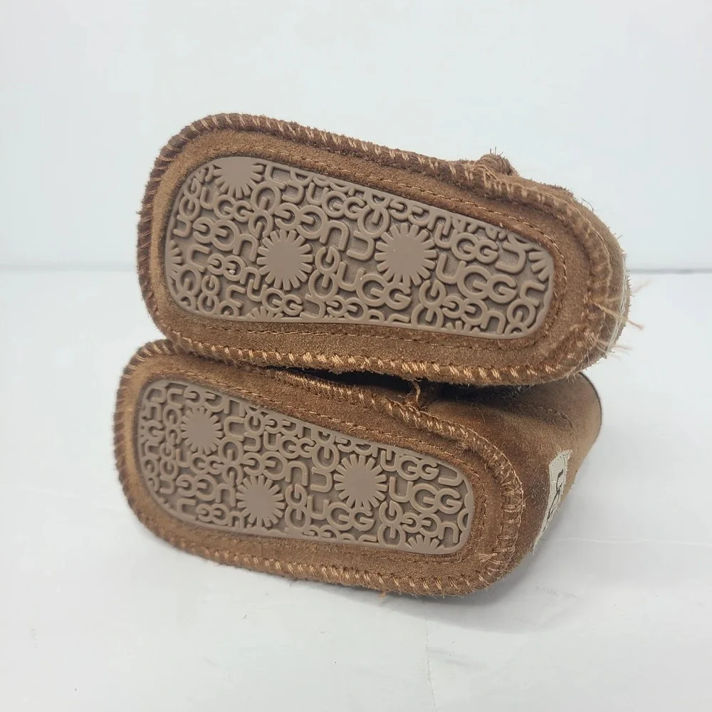 UGG Chestnut Baby Classic Boots Size 0/1 Baby Booties XS UGG Australia Infant
